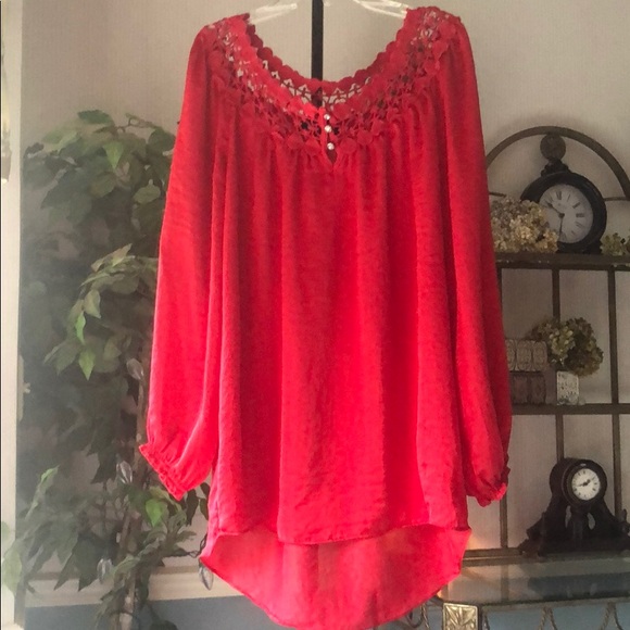 Melissa Paige Tops - ❤️ Melissa Paige Blouse